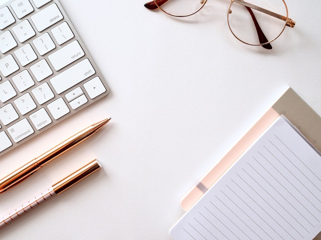 Responsabilités méconnues DG OBNL Québec — Photo par Jess Bailey sur Unsplash
